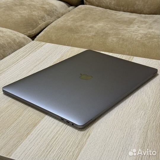 MacBook Pro 15 2019 i9/32/512