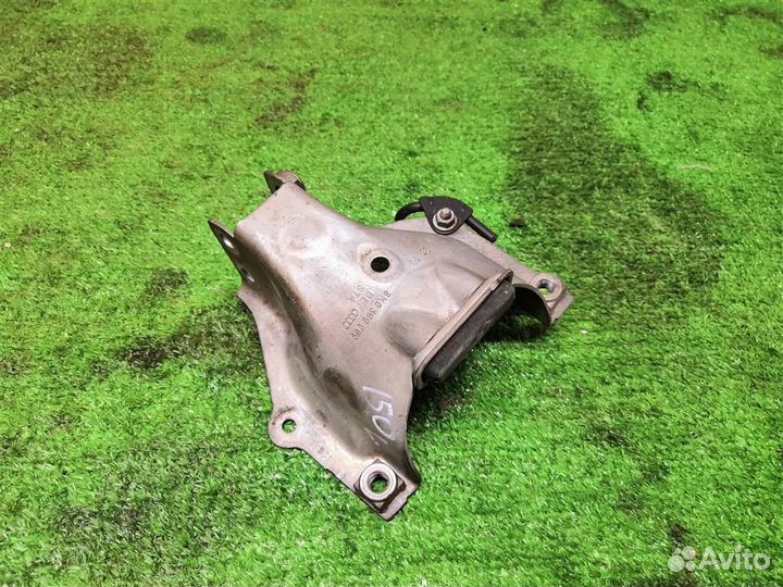 Кронштейн двигателя левый Audi A5 /S5 Coupe/Sport