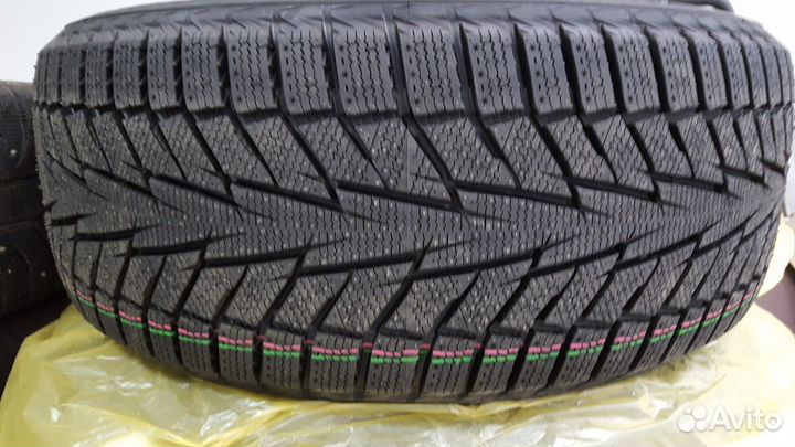 Hankook Winter I'Cept iZ 2 W616 215/65 R17 99T