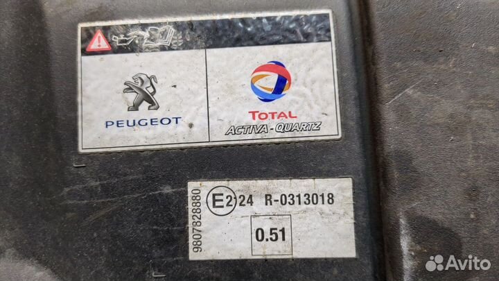 Рамка капота Peugeot 308, 2014