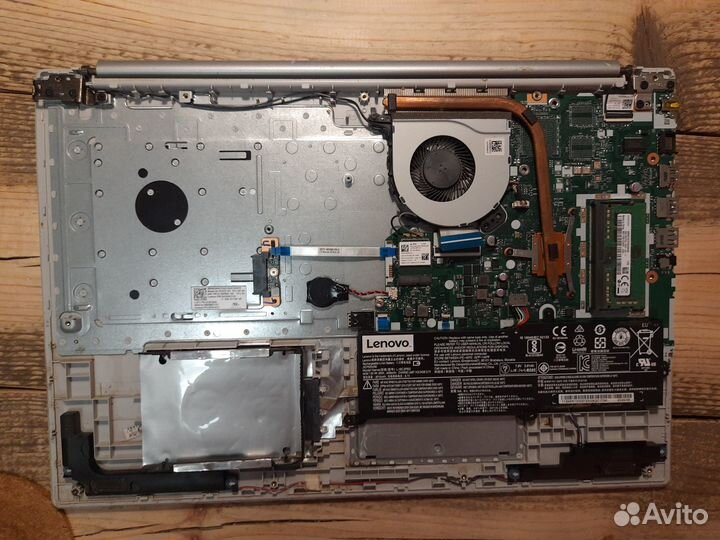 Ноутбук Lenovo Ideapad 320-17AST нерабочий