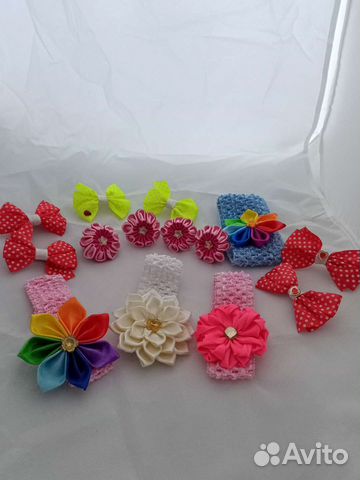 Бантики, заколки, резинки на пучок