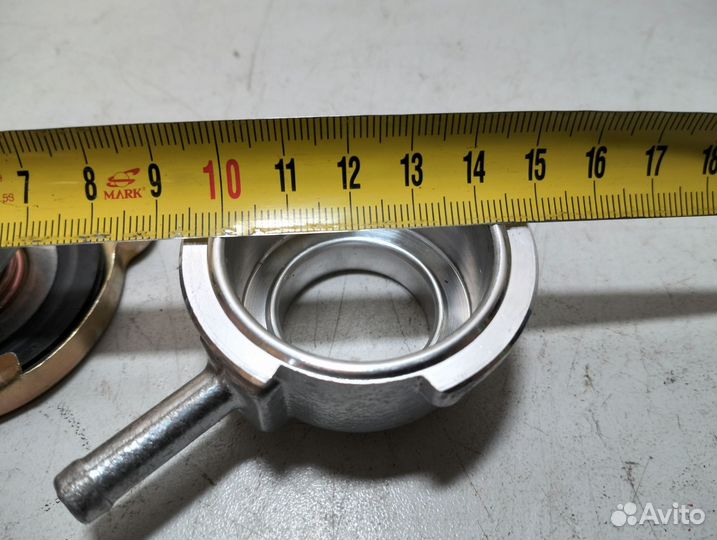 Горловина для радиатора универсальная новая