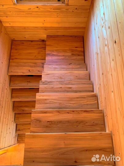 Поворотная лестница