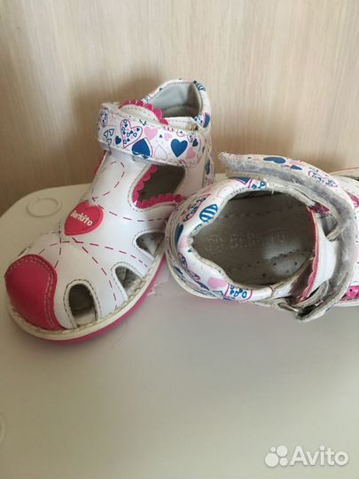 Продам детскую обувь