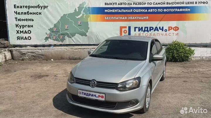 Цапфа Volkswagen Polo Sedan (Mk5) 6RU501117