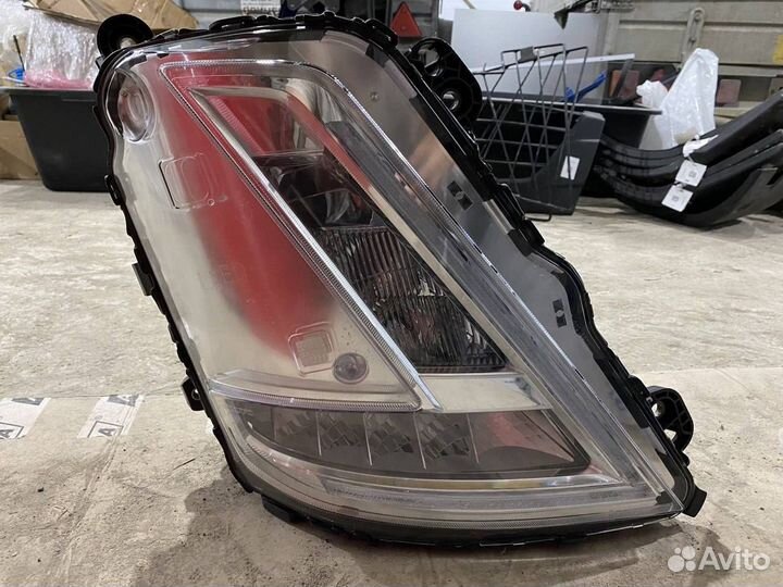 Фара правая Volvo FMX 84236116