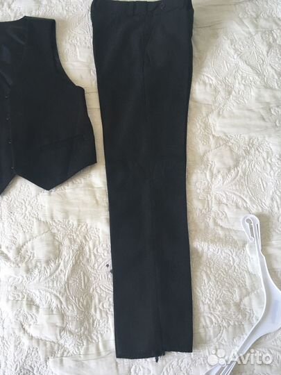 Костюм для школьника новый 122размер