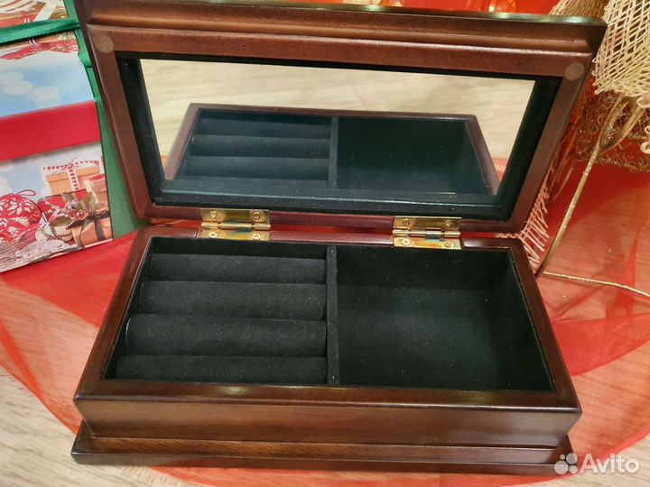 Деревянная шкатулка для украшений