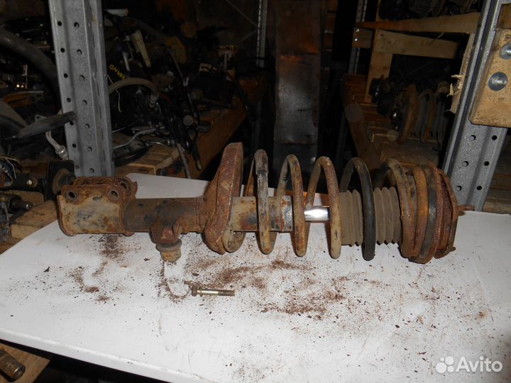 Стойка левая Шевроле Реззо Chevrolet Rezzo