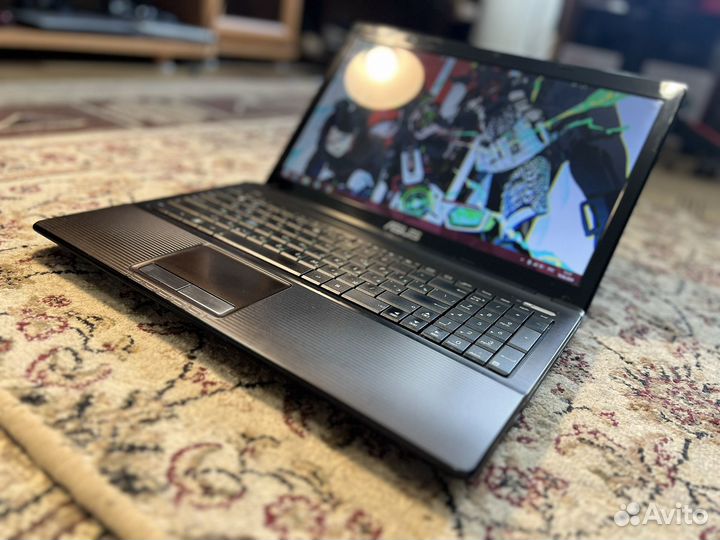 Отличный Ноутбук Asus 4гб/320гб/2 видеокарта