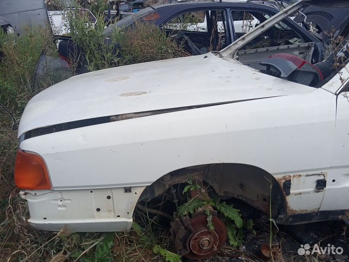 Крыло левое Audi 100 C3
