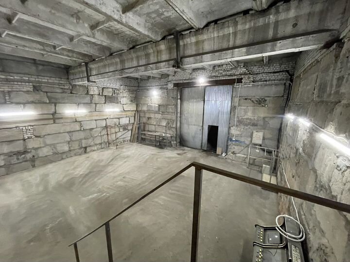 Склад-автосервис, 200м²