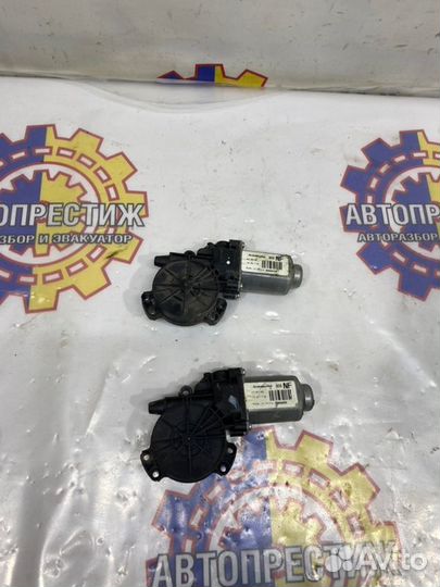 Мотор стеклоподъемника Hyundai Sonata Nf седан