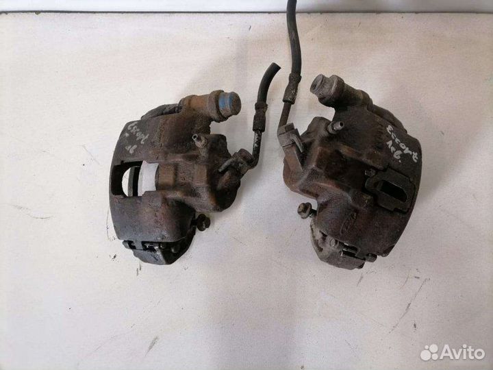 Суппорт передний Ford Escort 1995-2001