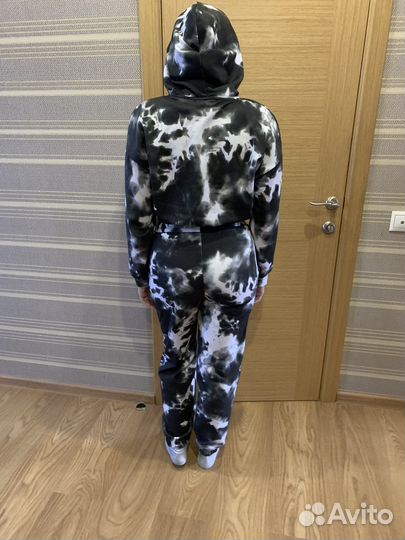 Костюм спортивный