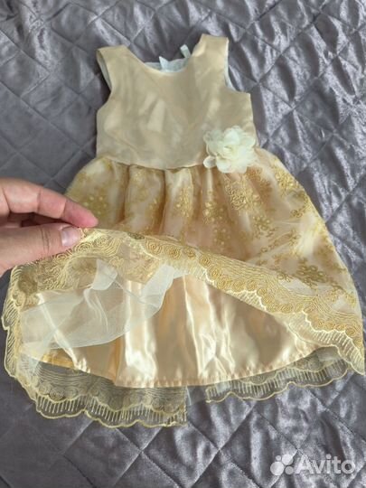 Платье праздничное в идеальном состоянии,размер 98
