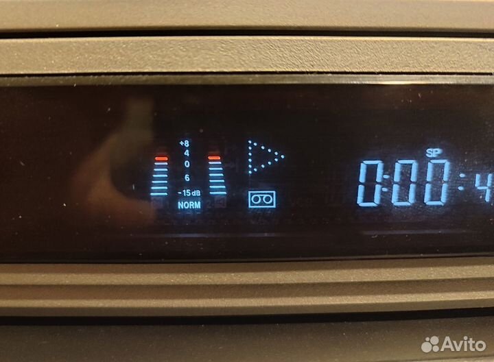 Hi-Fi Stereo 6-головый Видеомагнитофон JVC