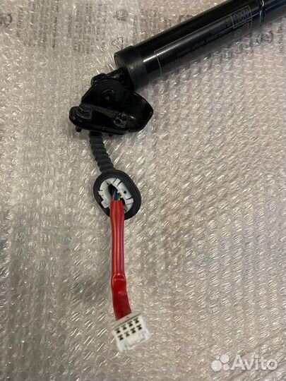 Левая электростойка багажника Мазда сх5