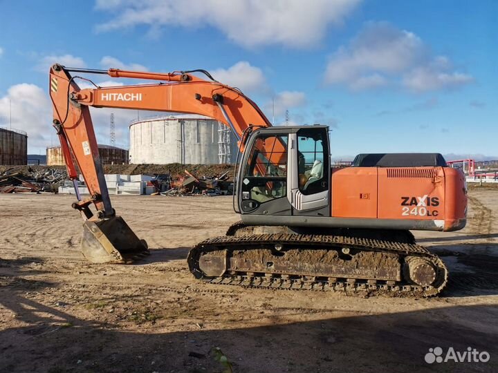 Гусеничный экскаватор Hitachi ZX240LC-3, 2010