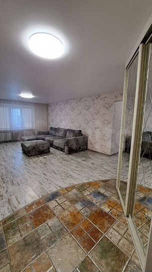 4-к. квартира, 90 м², 7/18 эт.