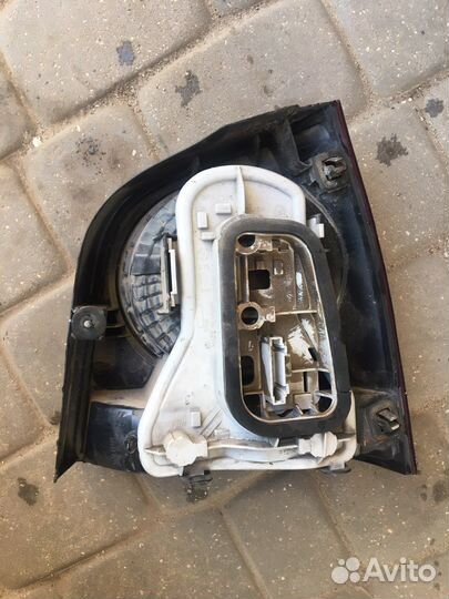 Volkswagen Polo 2005-2009 задний левый фонарь