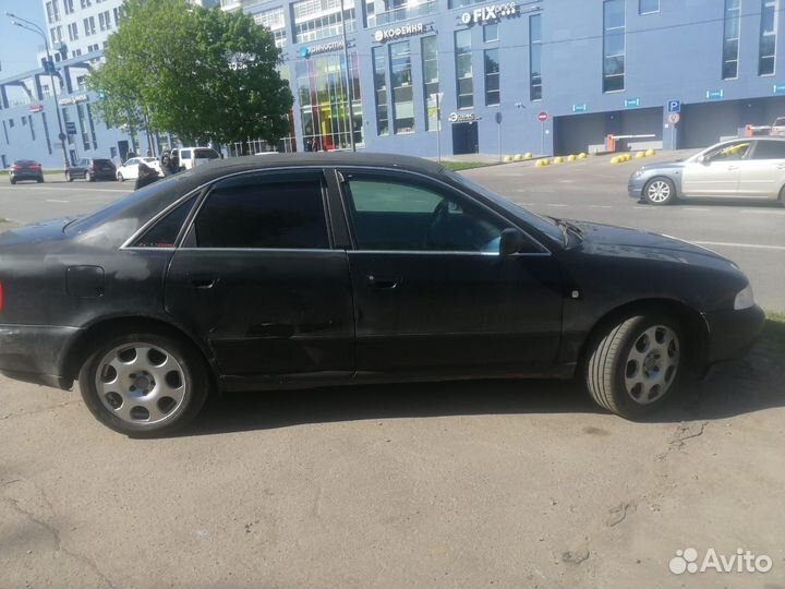 Audi A4 2.4 МТ, 1998, 440 000 км