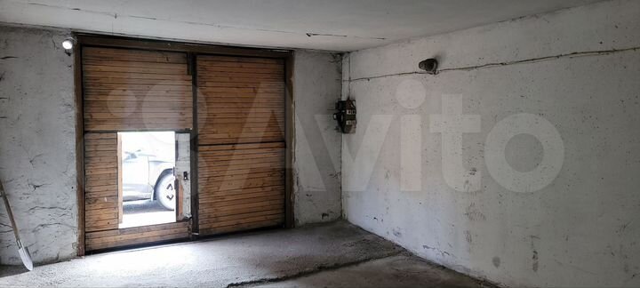 Гараж, > 30 м²