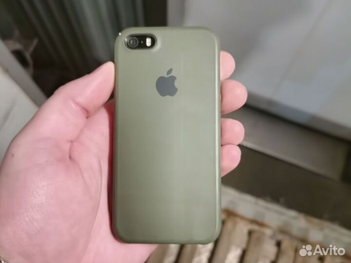 iPhone SE, 32 ГБ