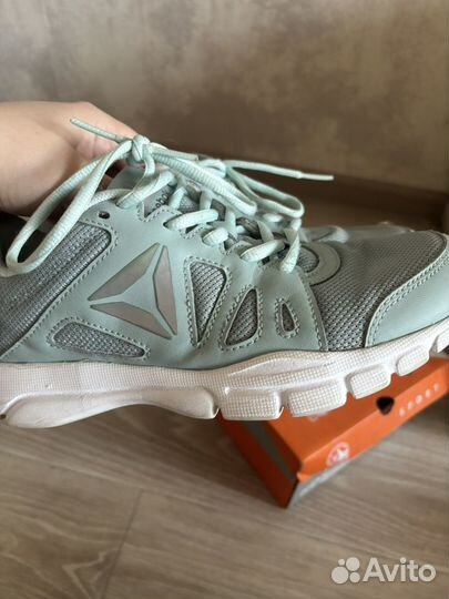 Кроссовки оригинал 37 р Reebok