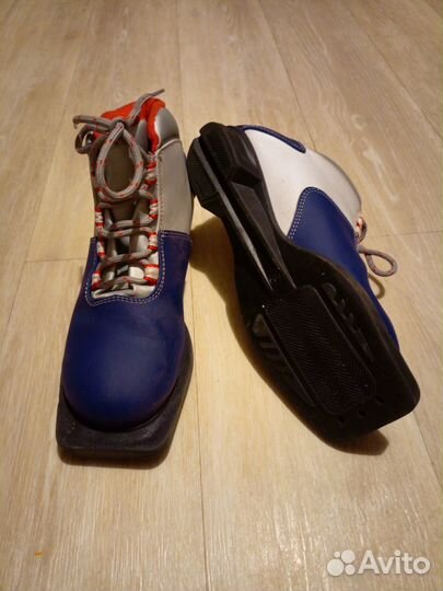 Лыжные ботинки, размер 35