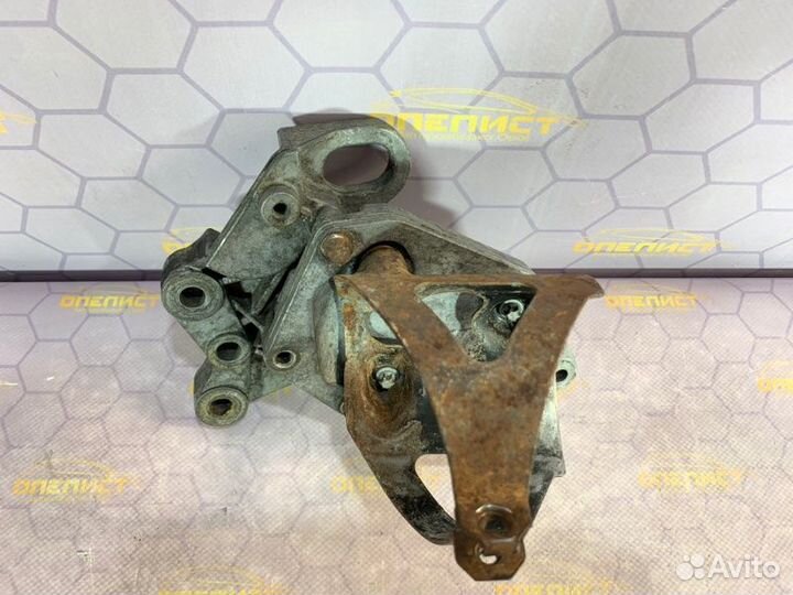 Кронштейн двигателя Mercedes Sprinter 902.662