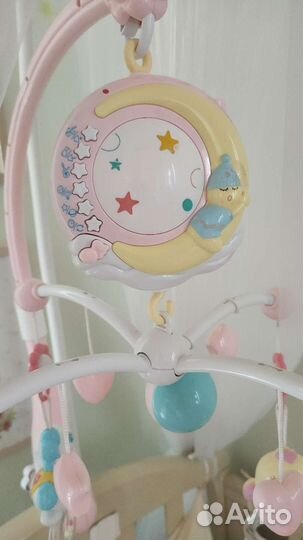 Игрушка на кроватку