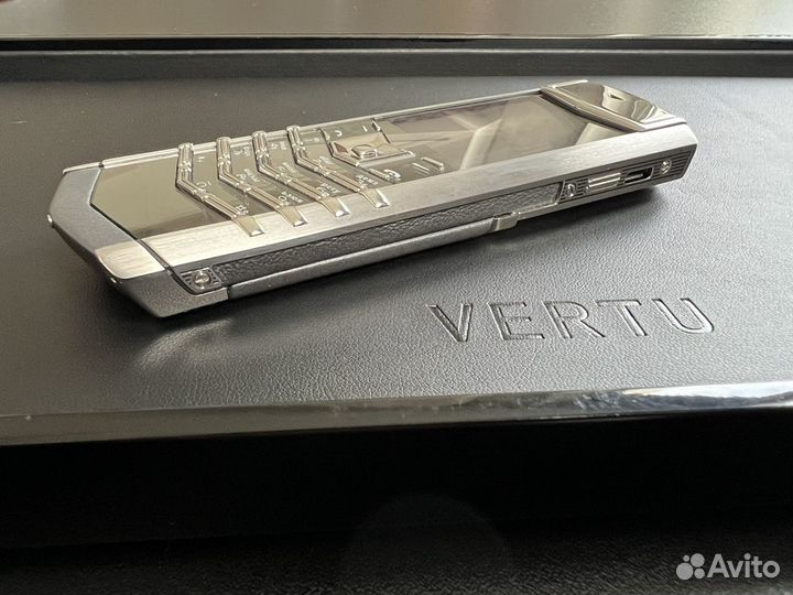Vertu Signature S Design Pure Silver, 4 ГБ