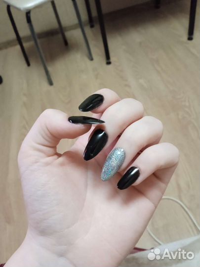 Маникюр, педикюр