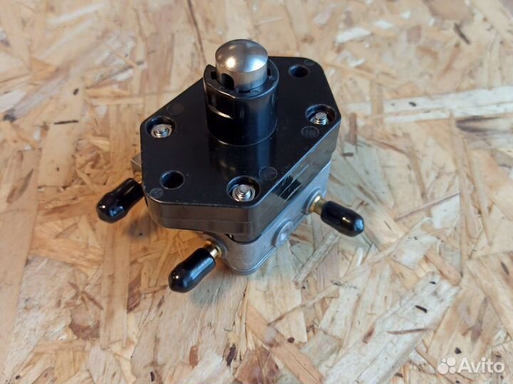 Топливный насос лодочного мотора Mercury 8M0118177