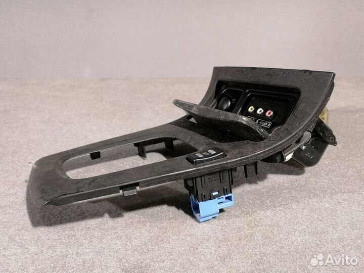 Рамка кулисы кпп Subaru Forester S11