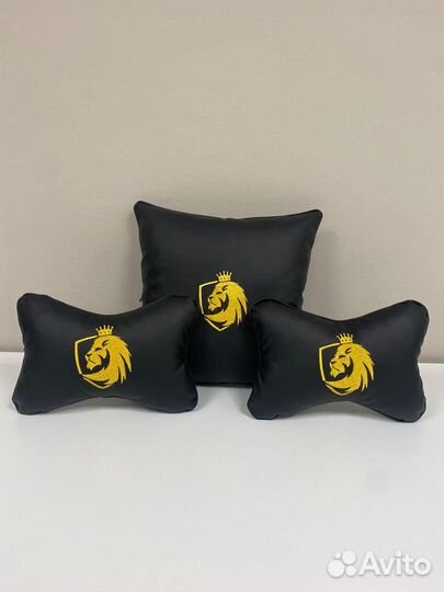 Подушка и подголовники автомобиль