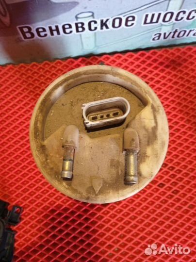 Насос топливный Volkswagen Passat B5