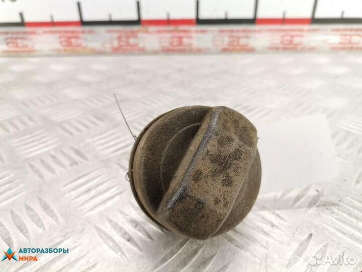 Пробка расширительного бачка Volkswagen Passat B5