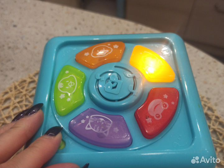 Бизикуб развивающий музыкальный