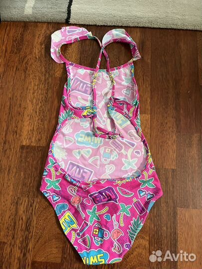 Купальники и шлёпки