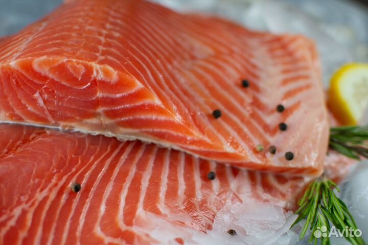 Красная рыба свежая