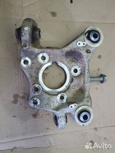 Кулак задний правый Cadillac Escalade 5 L87 6.2L