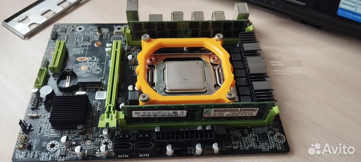 Материнская плата с процессором
