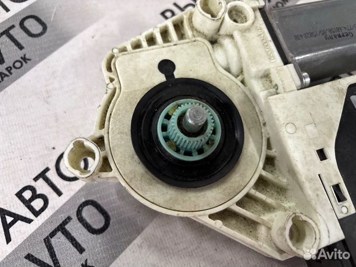 Моторчик стеклоподъемника передний правый