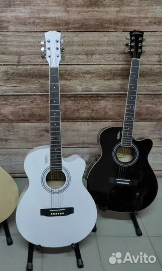 Акустическая гитара