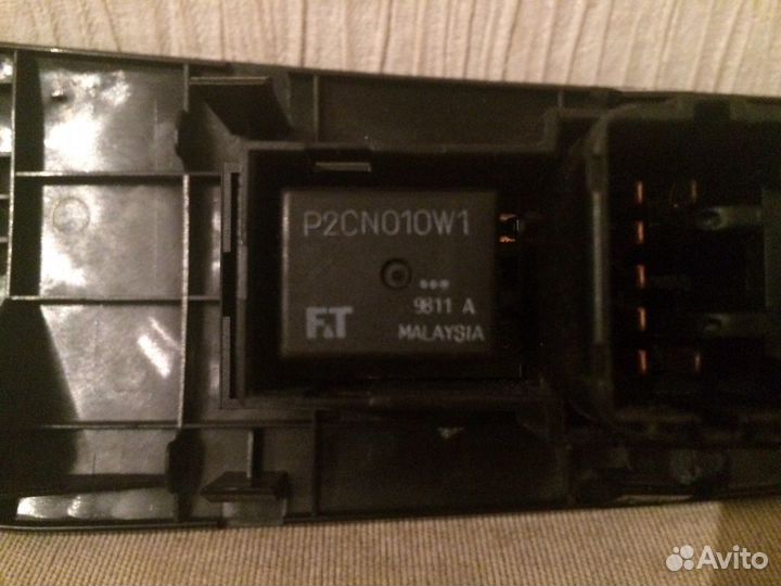 Блок управления стеклоподъемником (передний левый)