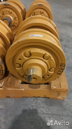 Каток опорный однобортный 155-30-00331 SD22F GE