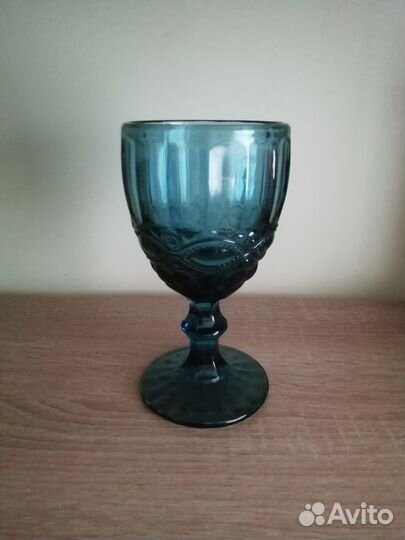 Бокалы для вина из цветного стекла
